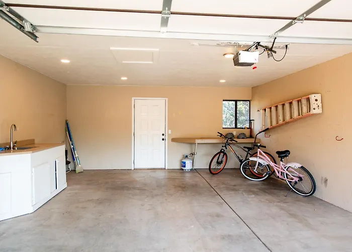 Private-red Rock Views -fire Pit-hot Tub-location Holiday home